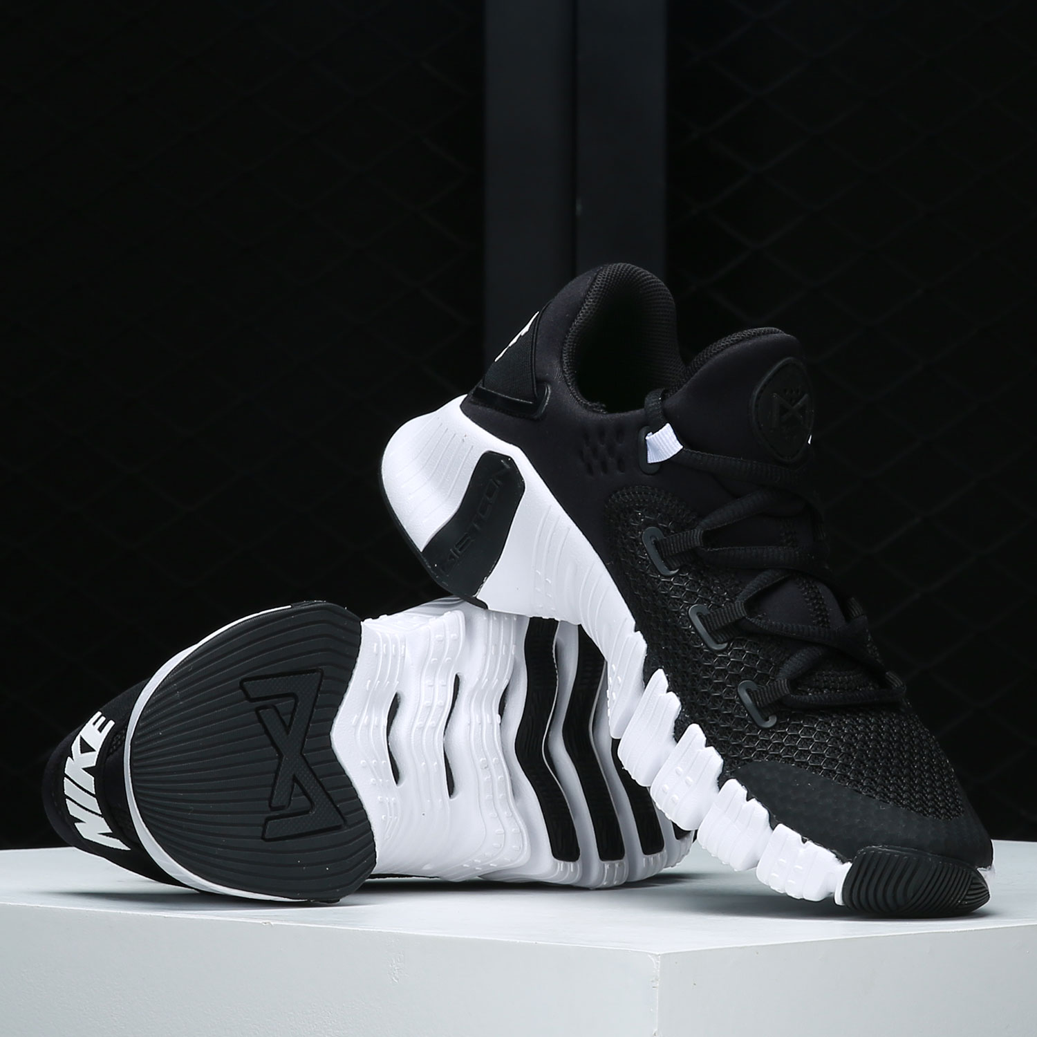 Women Shoes Nike - Аутентичные женские кроссовки Nike Metcon 4,