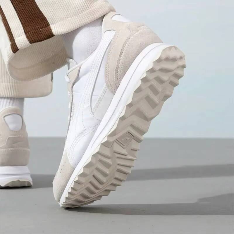Новые популярные белые легкие  – обзор и цена Women Shoes Jordan