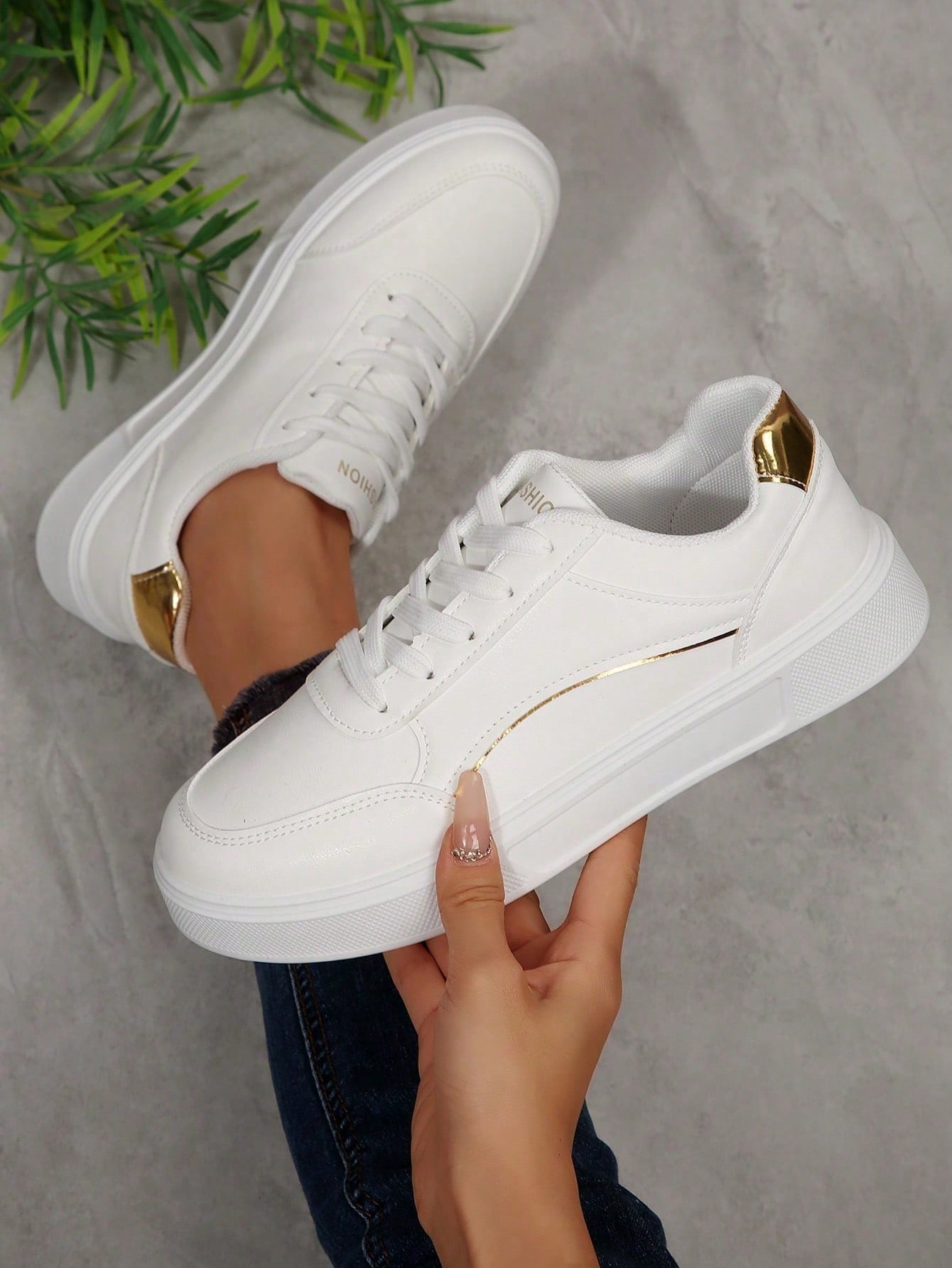 Женские белые повседневные кро – обзор и цена Women'S Shoes Hey Dude