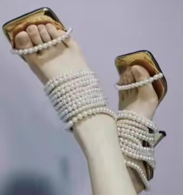 Блестящие босоножки с жемчужны – обзор и цена Gold Chain Sandal